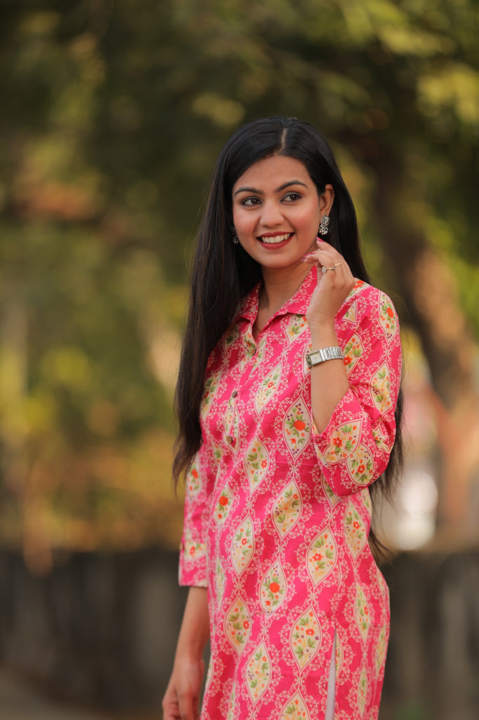 Simple & Beautiful Poses in Kurti for girls | Being Navi | Vaishnavi Naik  #Shorts - YouTube